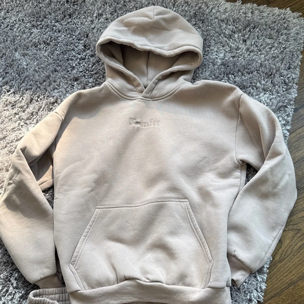 Comfrt Beige Hoodie and Sweatpants Set - Picture 2 of 8